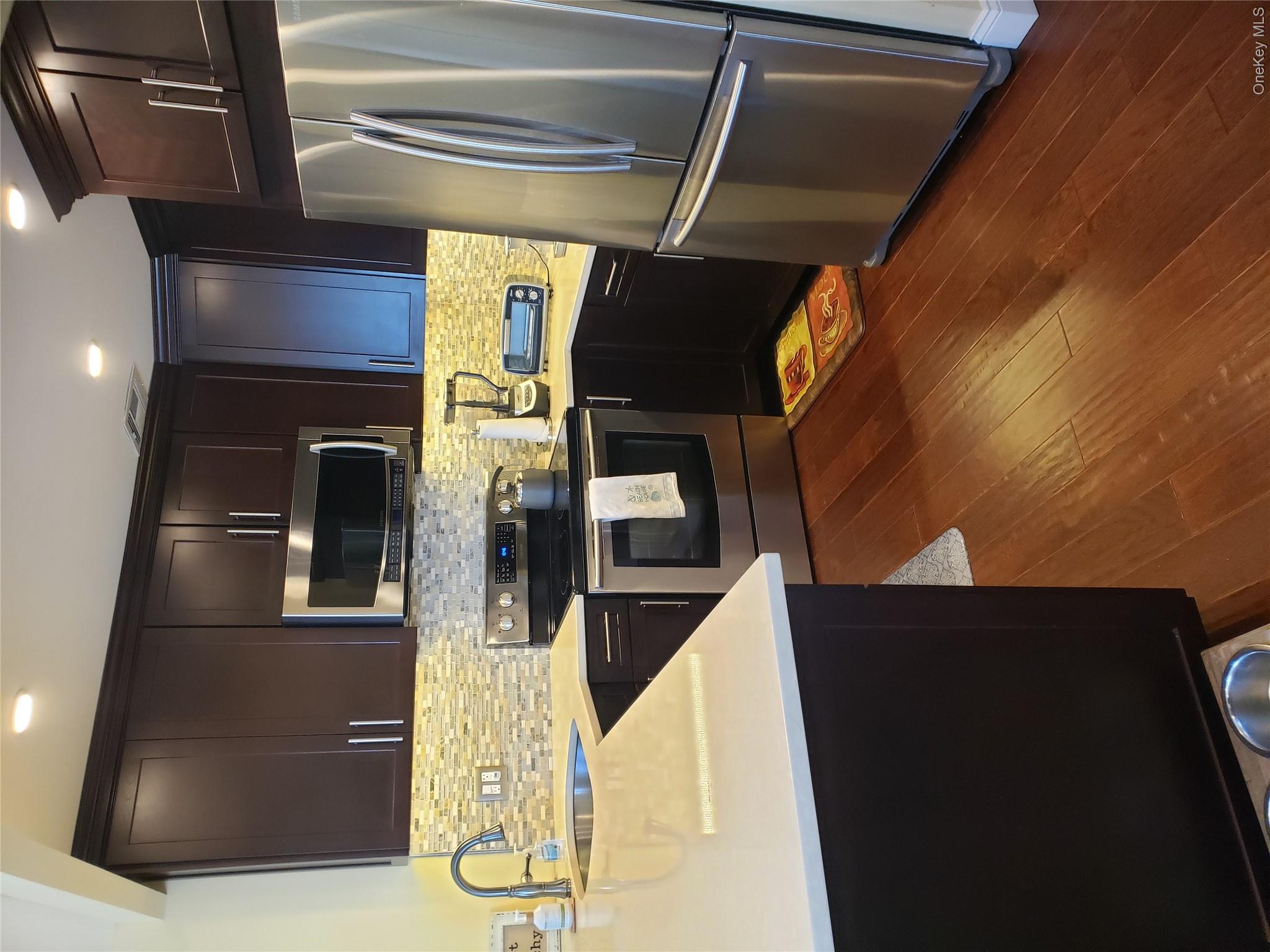 100 W Broadway 7l Property Photo 12