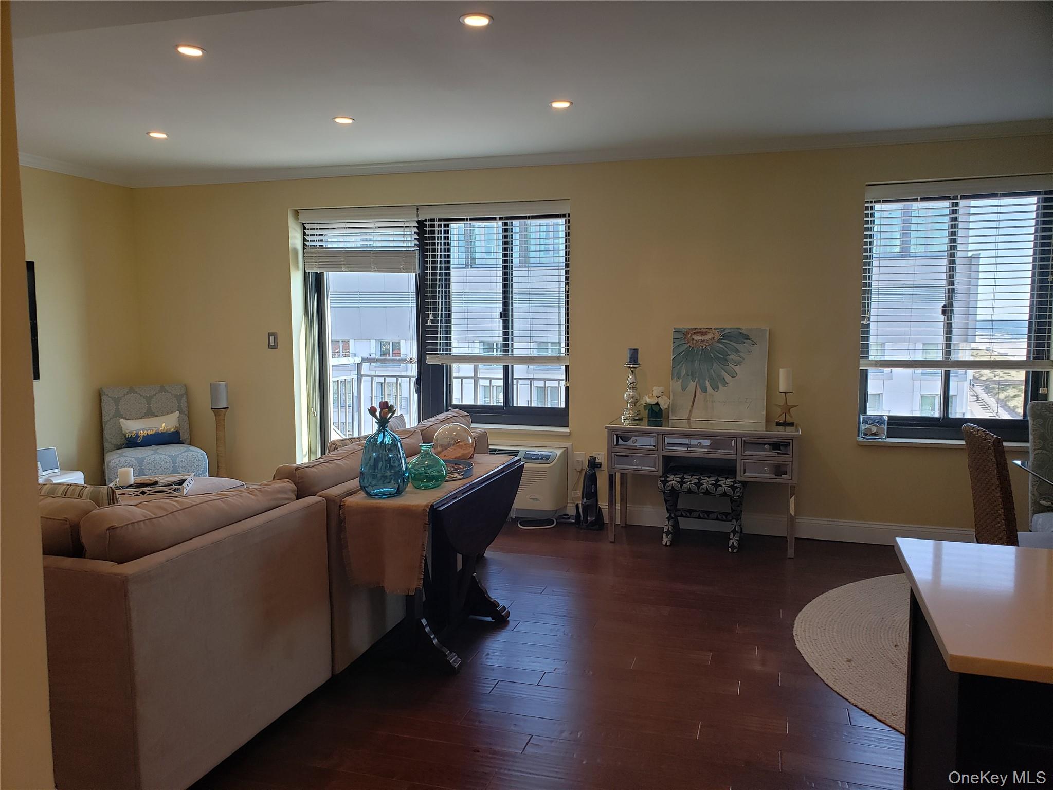 100 W Broadway 7l Property Photo 17