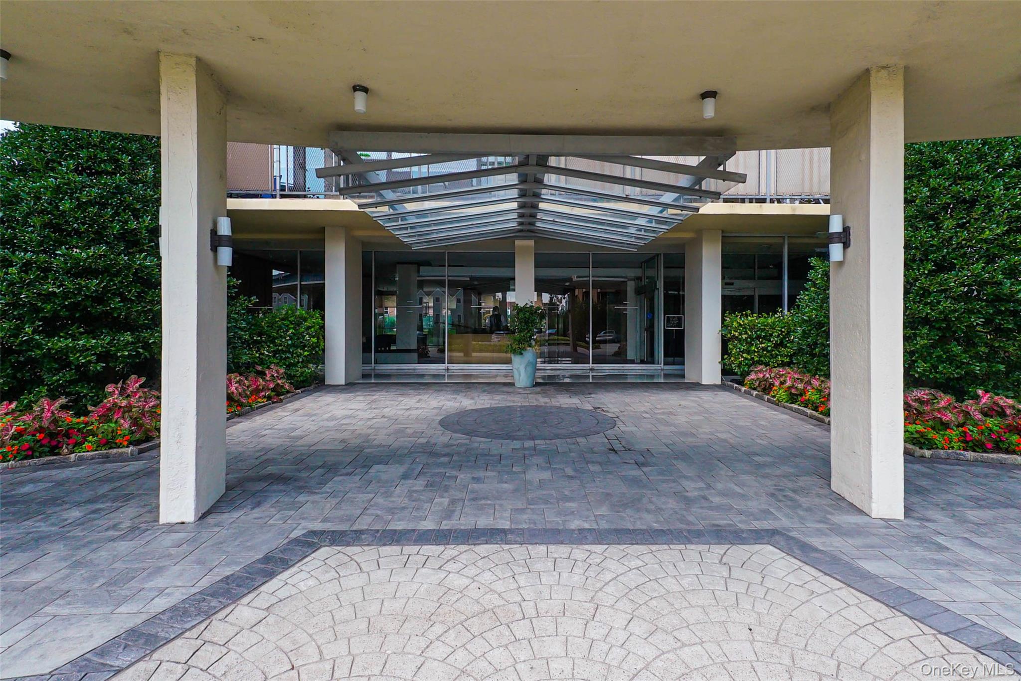 166-25 Powells Cove Boulevard 9e Property Photo 3