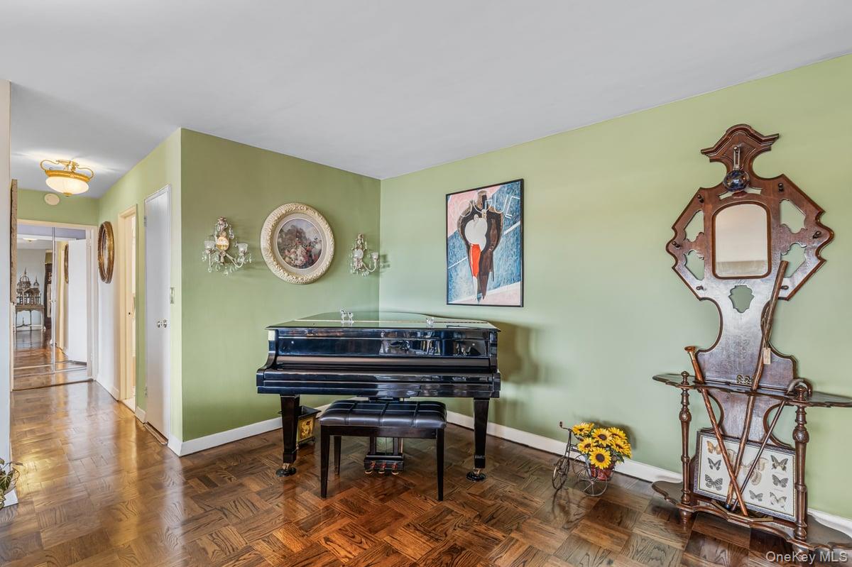 166-25 Powells Cove Boulevard 9e Property Photo 13