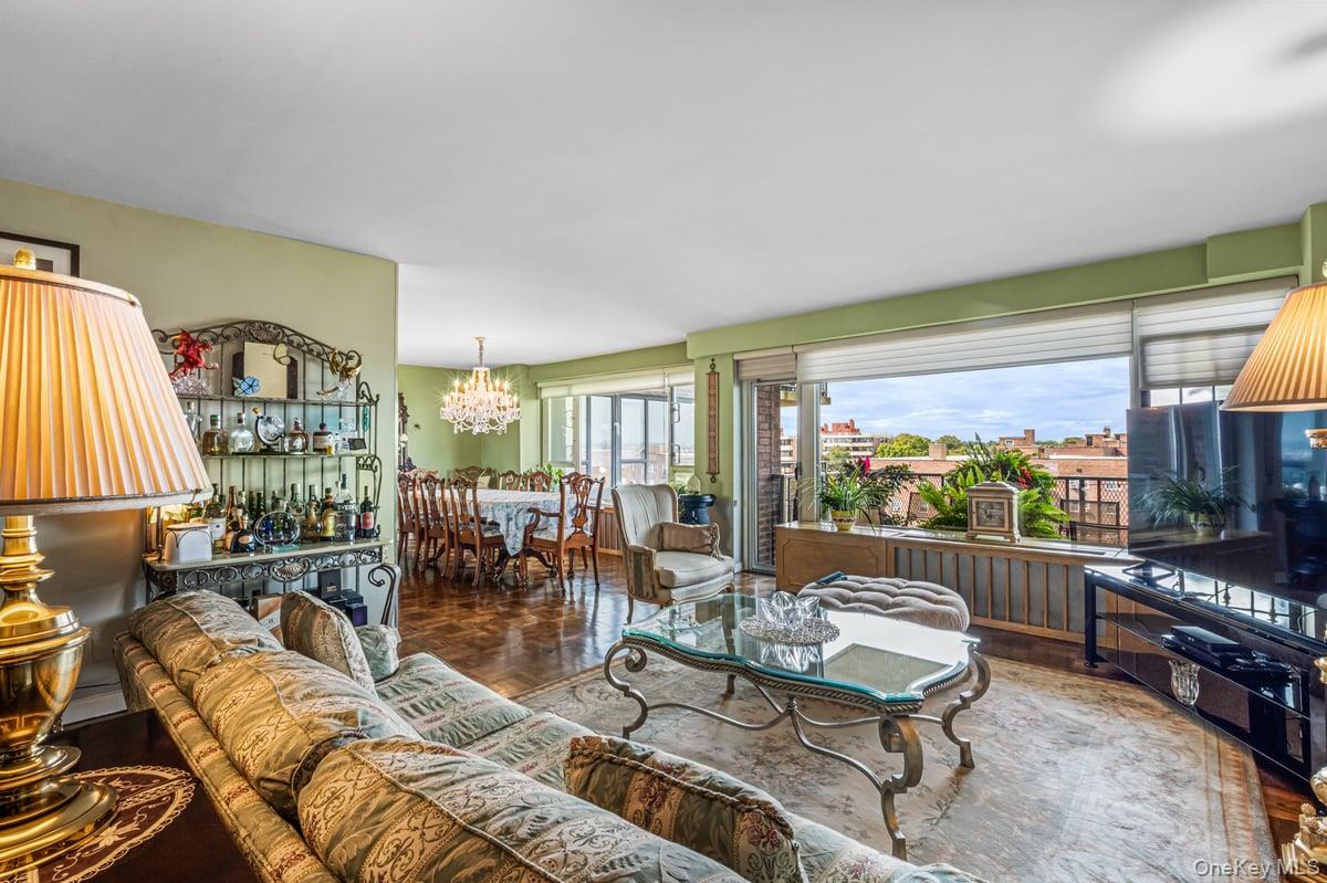 166-25 Powells Cove Boulevard 9e Property Photo 15