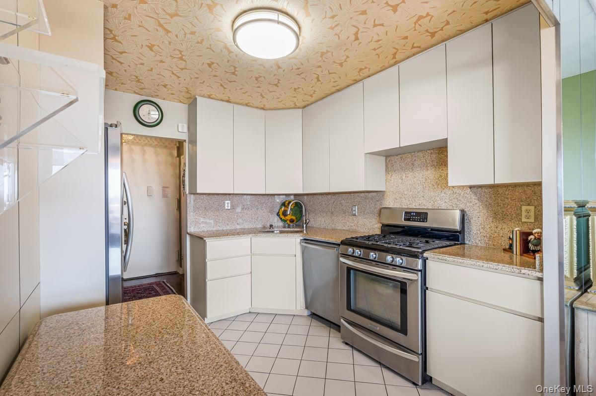 166-25 Powells Cove Boulevard 9e Property Photo 22