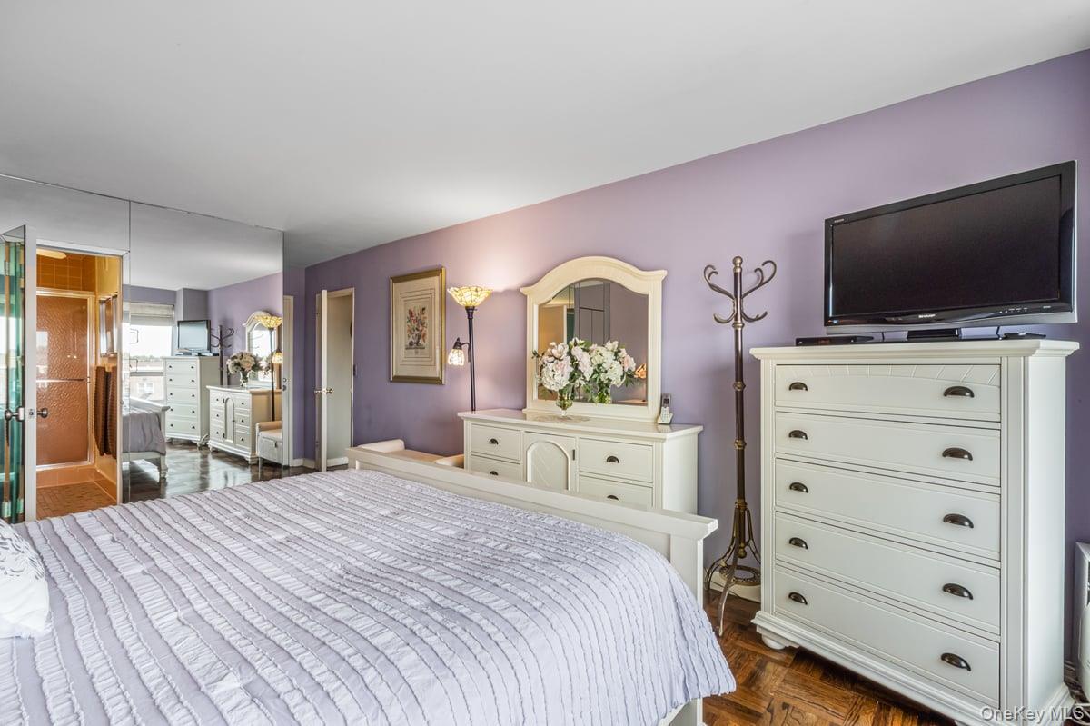 166-25 Powells Cove Boulevard 9e Property Photo 27