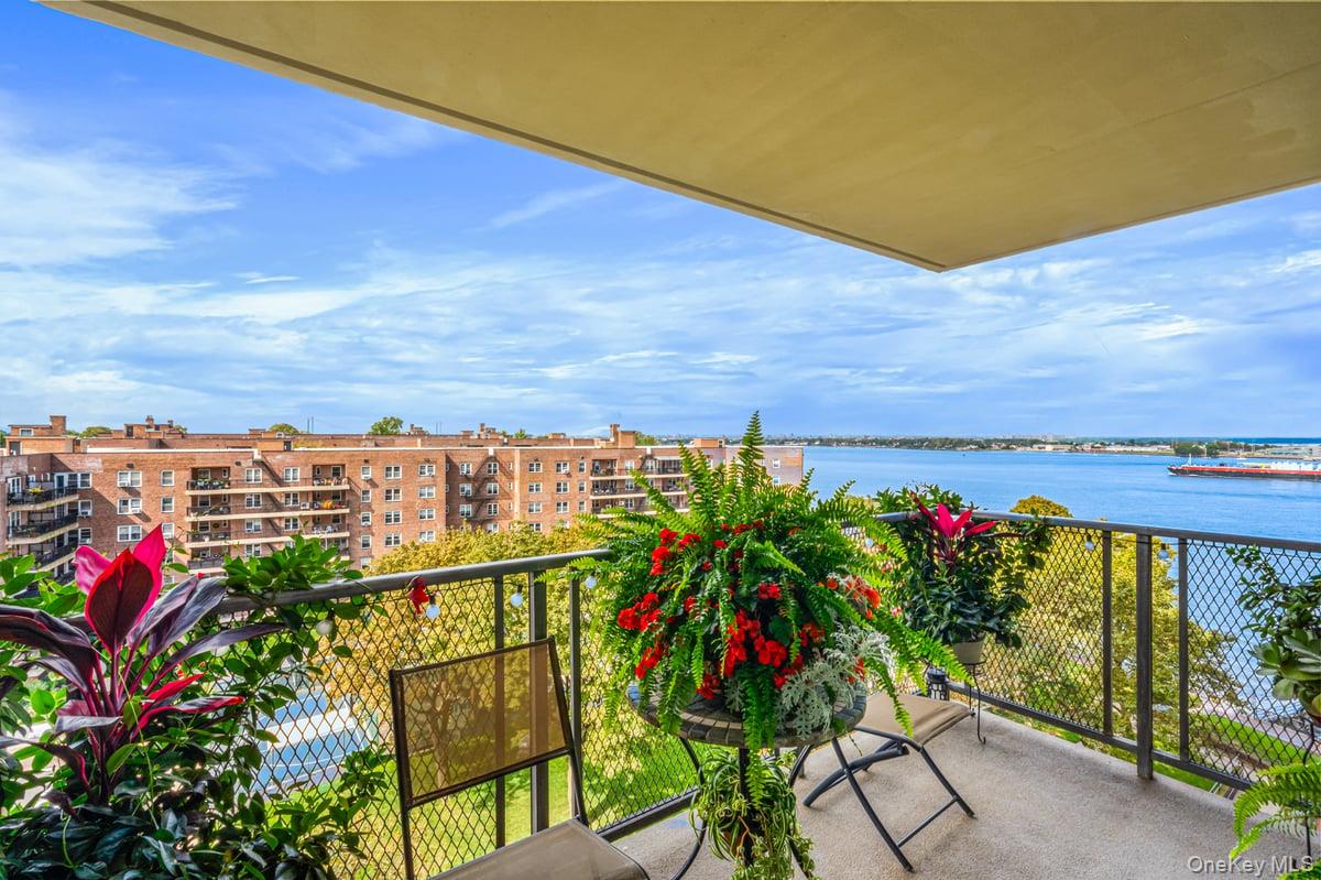 166-25 Powells Cove Boulevard 9e Property Photo 31