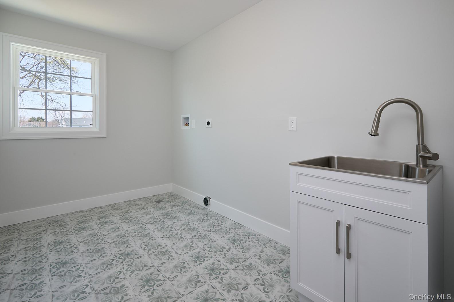 1480 Adam Place Property Photo 4
