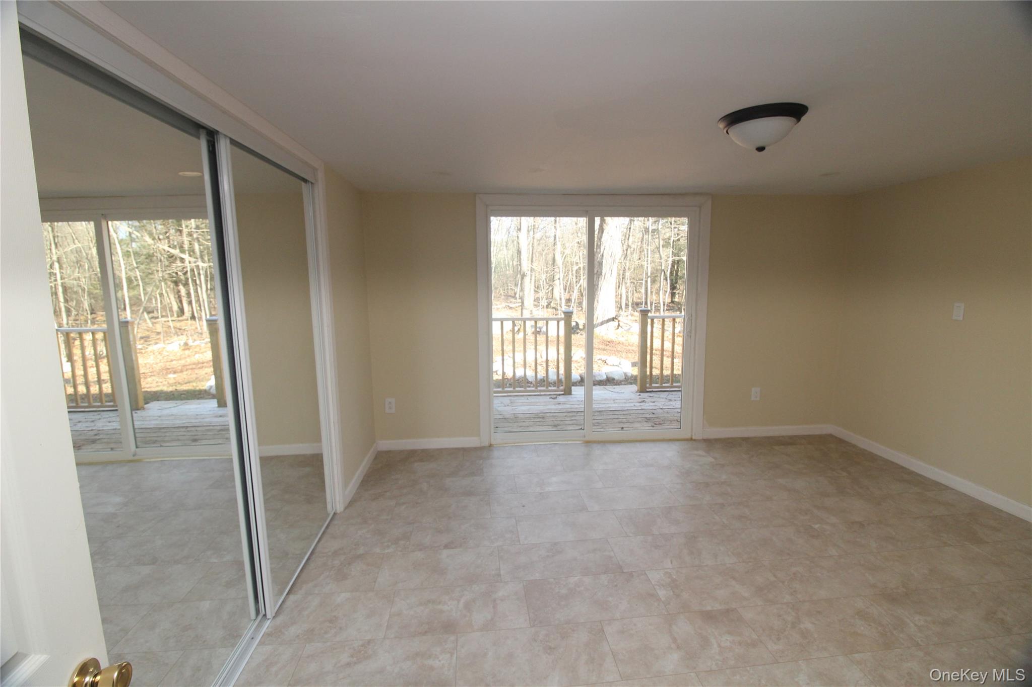 11 Terwilliger Lane Property Photo 5