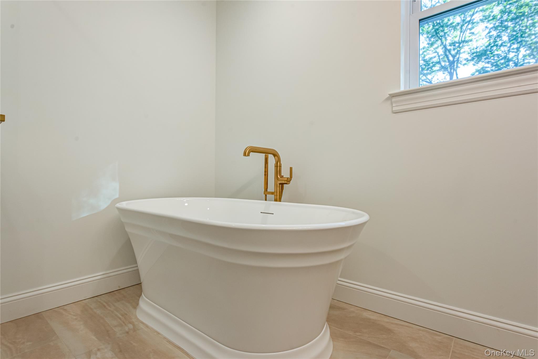 64 Blydenburgh Road Property Photo 40
