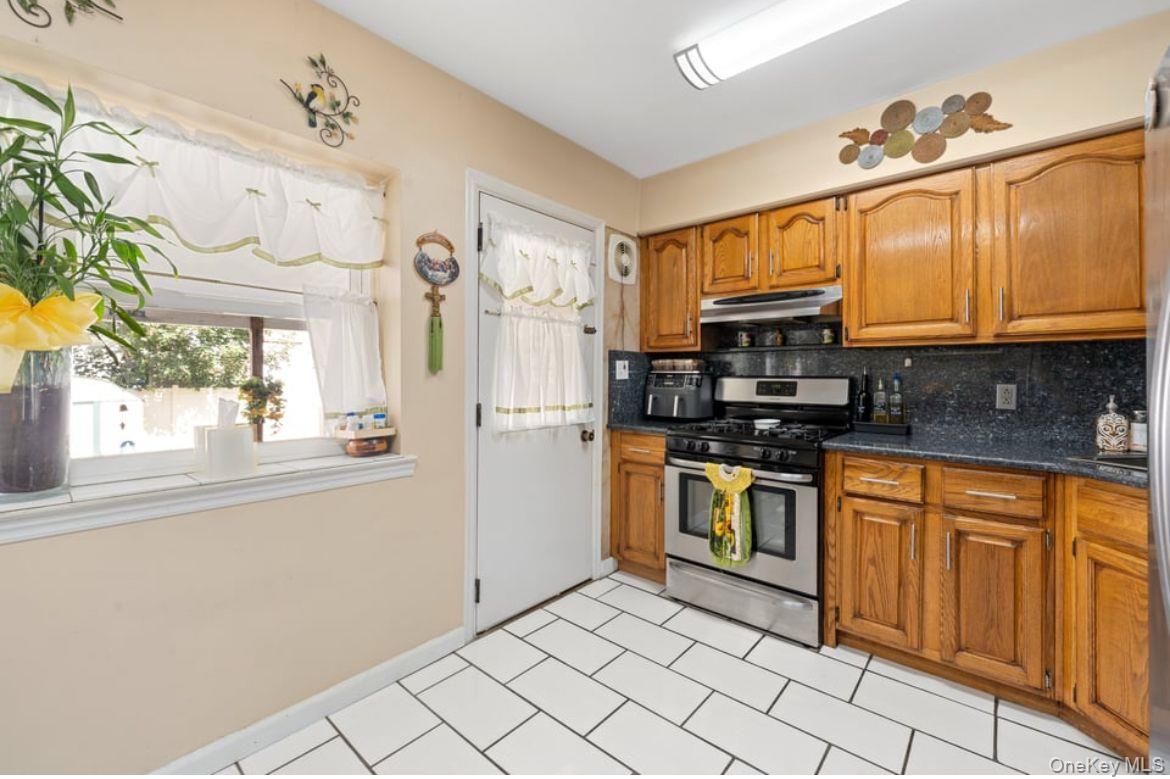 14224 250th Street Property Photo 8