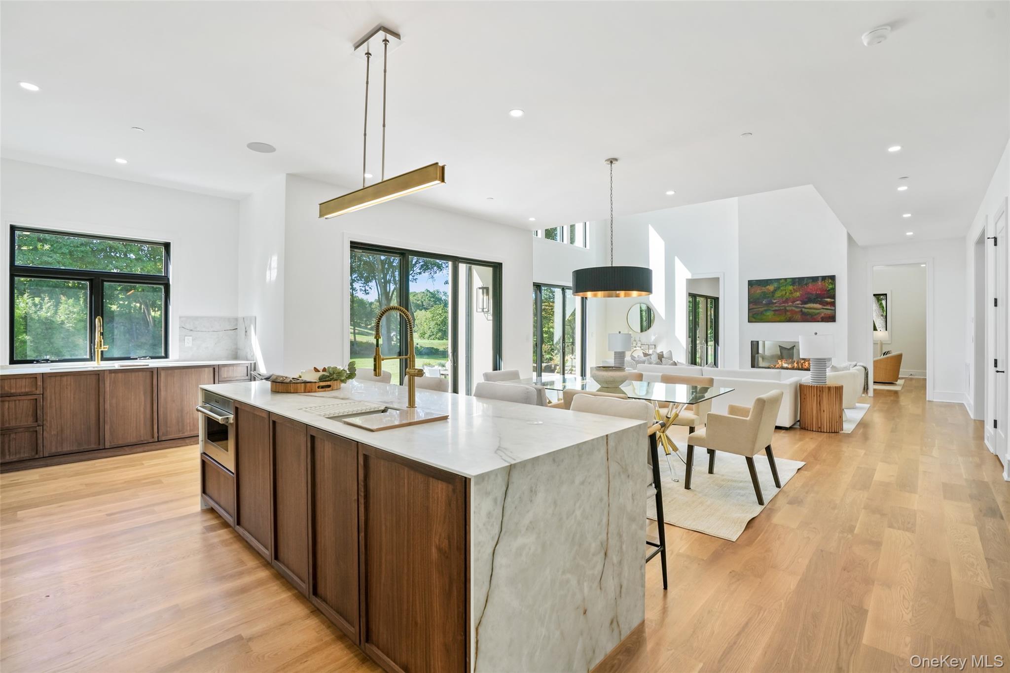 11 Boxwood Lane Property Photo 8