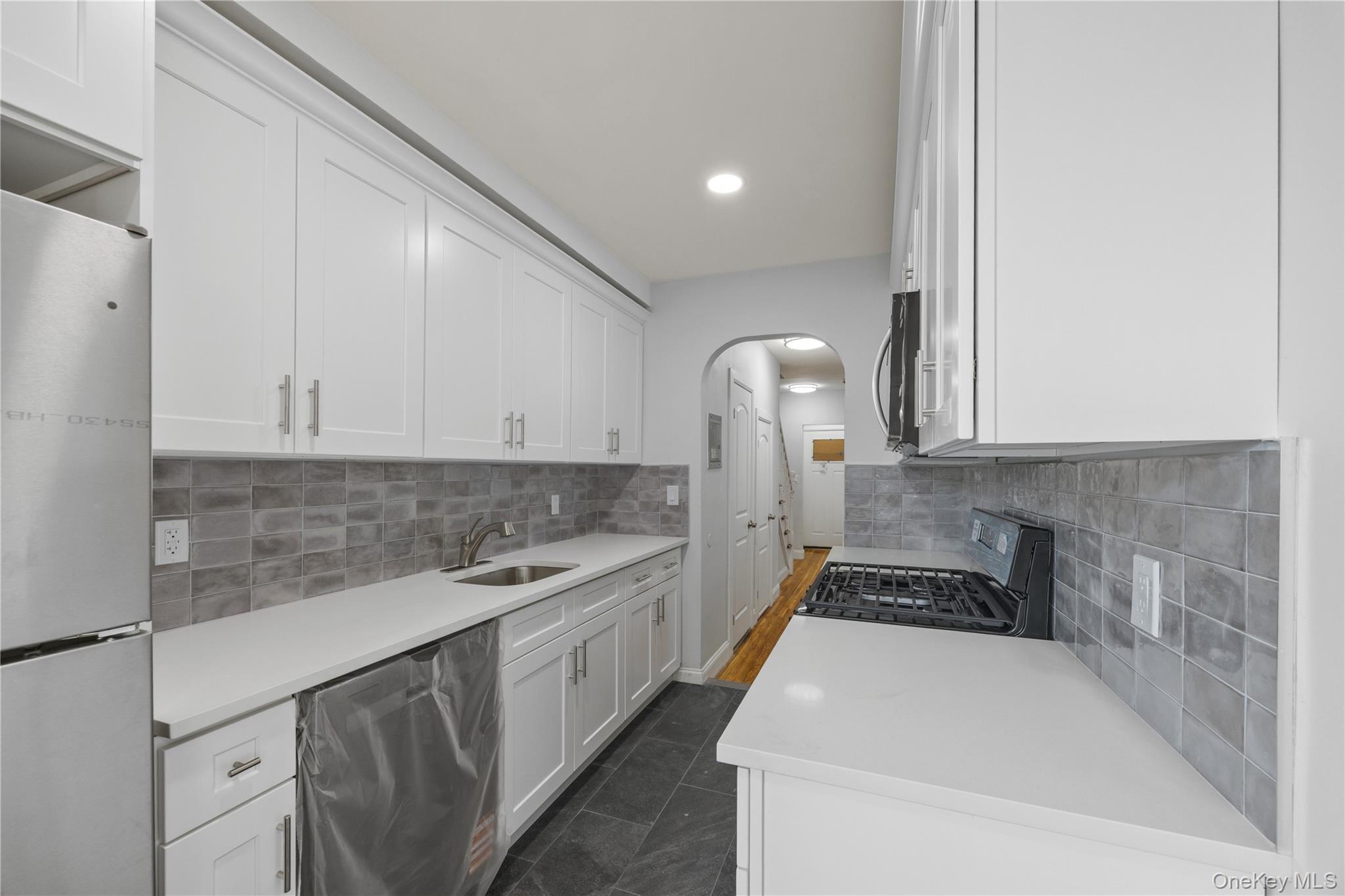 1150 E 214th Street Property Photo 15