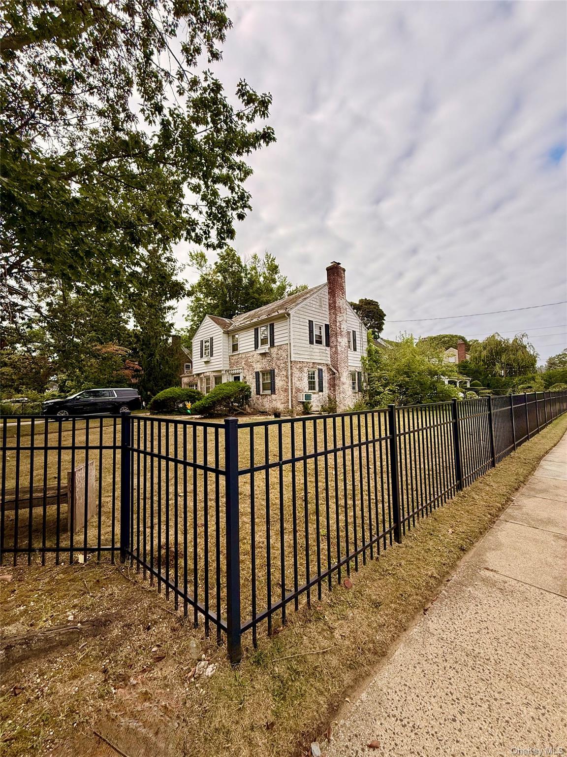 139 New York Avenue Property Photo 9