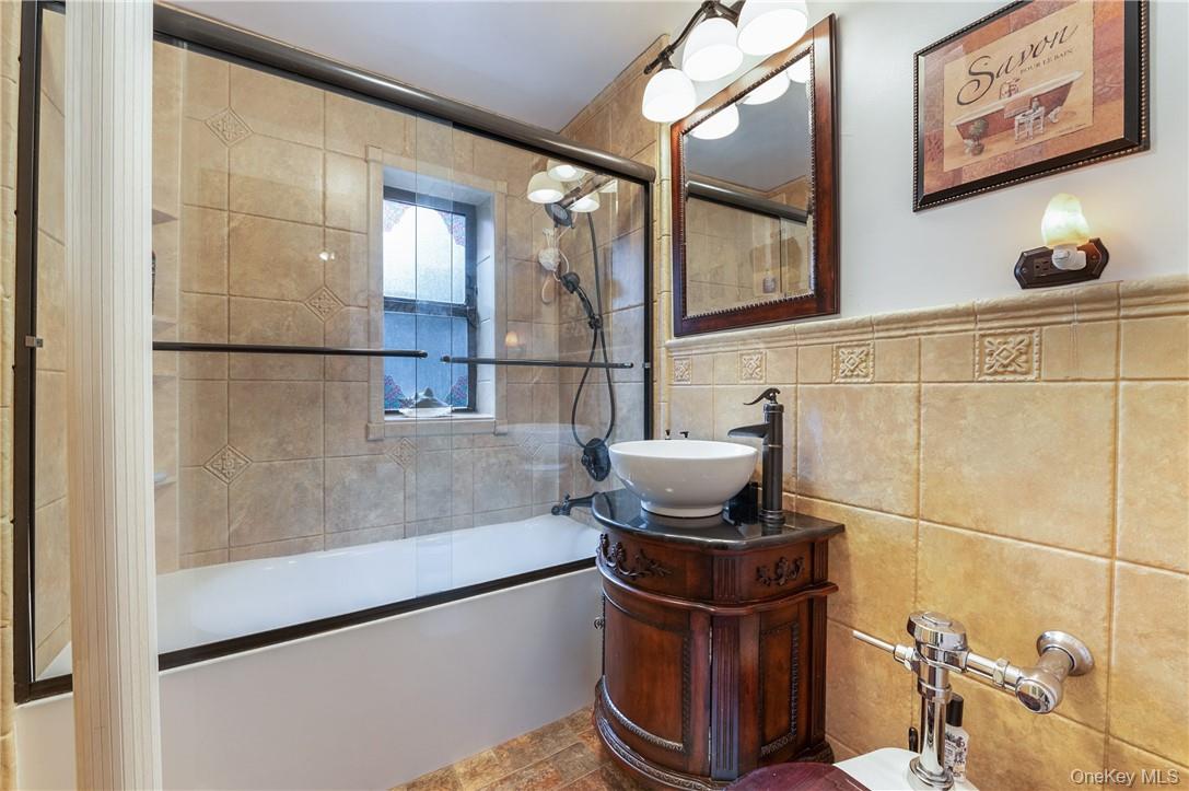 10 Nosband Avenue 1c Property Photo 17