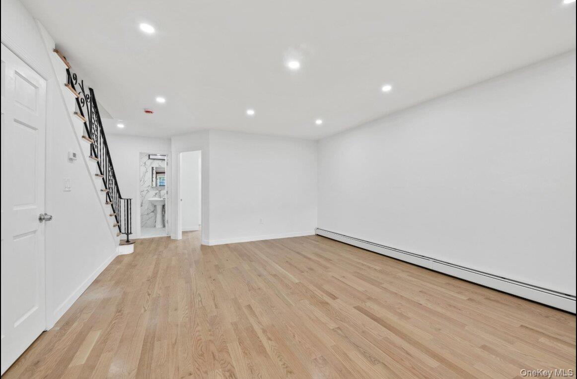 2445 Lurting Avenue Property Photo 7