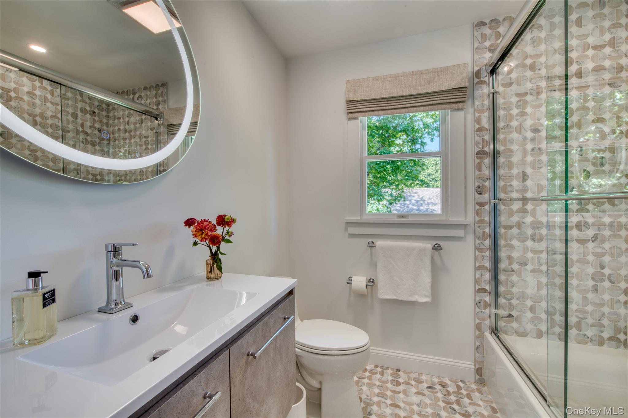 980 Manhanset Avenue Property Photo 28