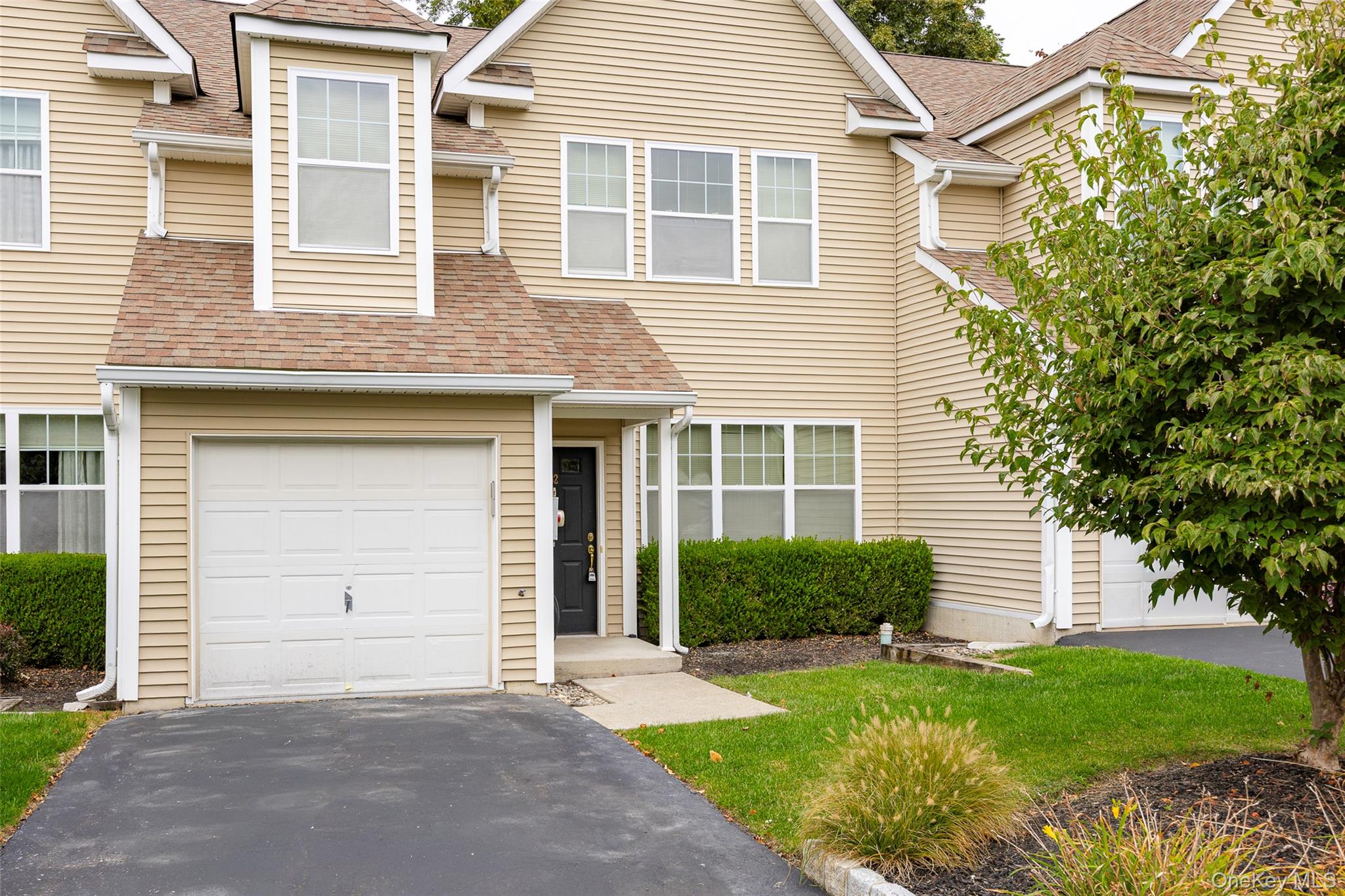 32 Halley Court Property Photo 1