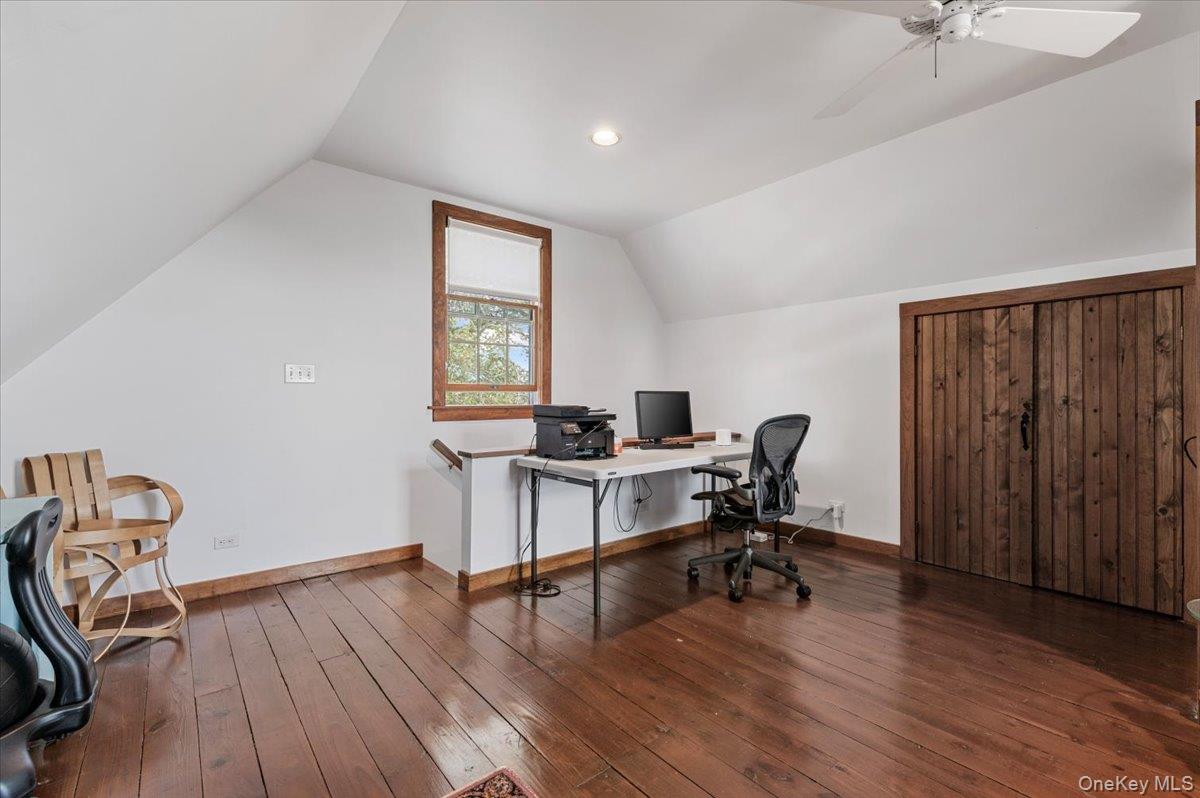 2 Strongs Lane Property Photo 45