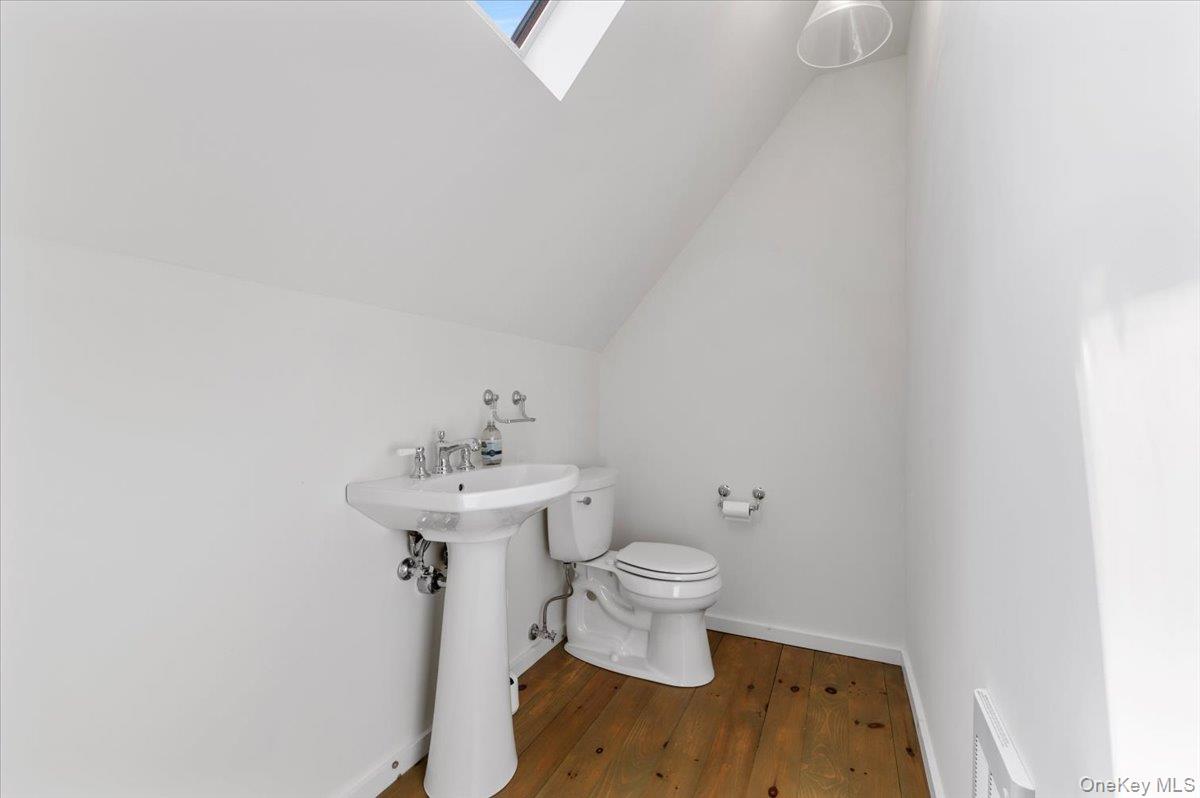 2 Strongs Lane Property Photo 46
