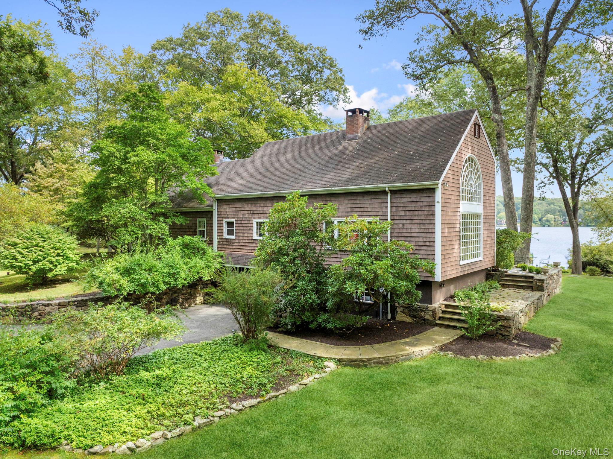 93 Cross Pond Road Property Photo 3