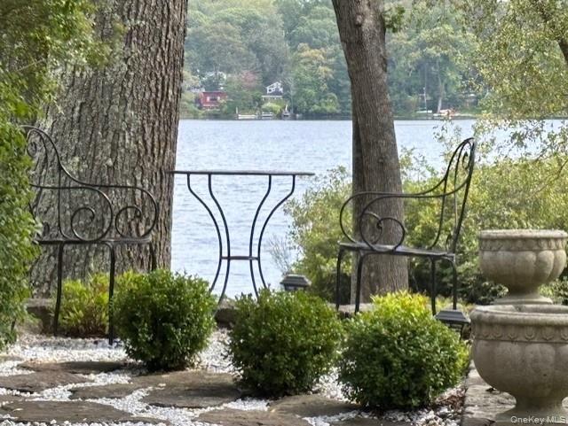 93 Cross Pond Road Property Photo 6