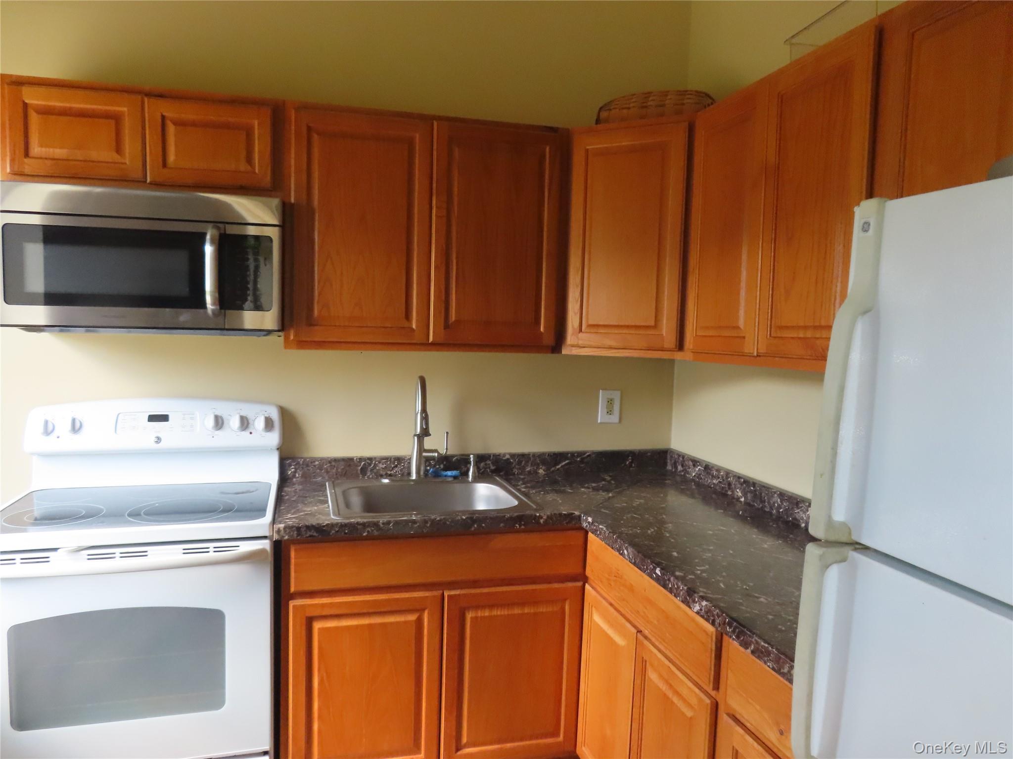2449 (b) #16 A Union Boulevard 16a Property Photo 14