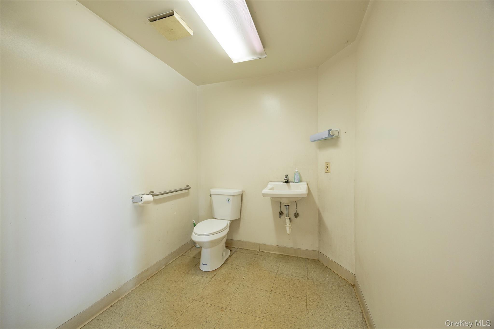 44 Manchester Road Property Photo 18