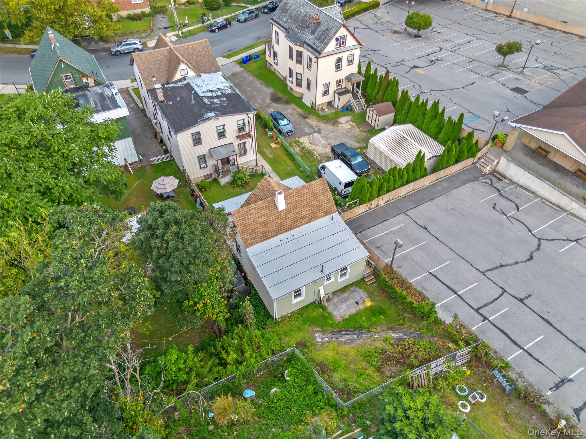 454 Franklin Avenue Property Photo 3