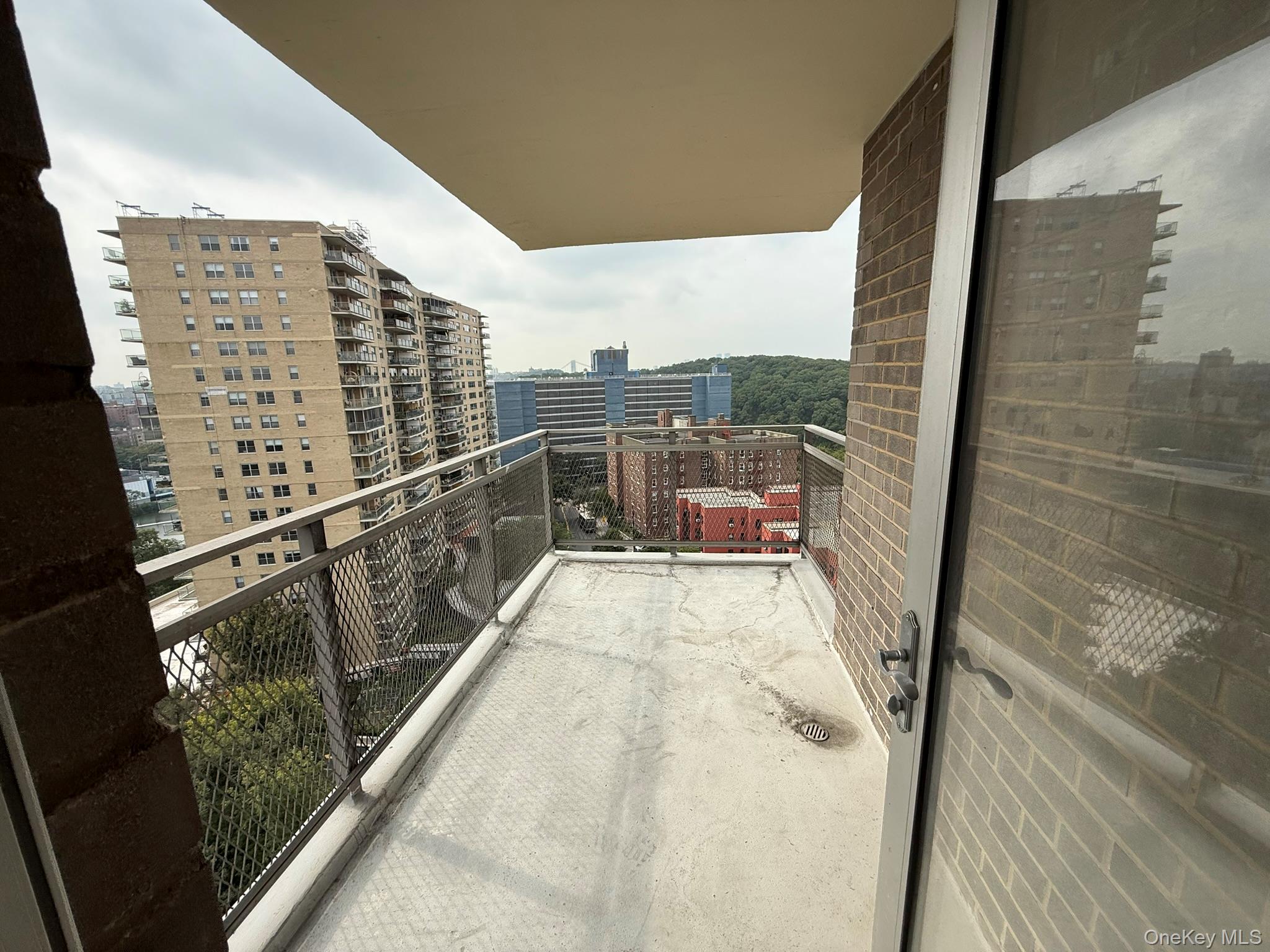 555 Kappock Street 11p Property Photo 11