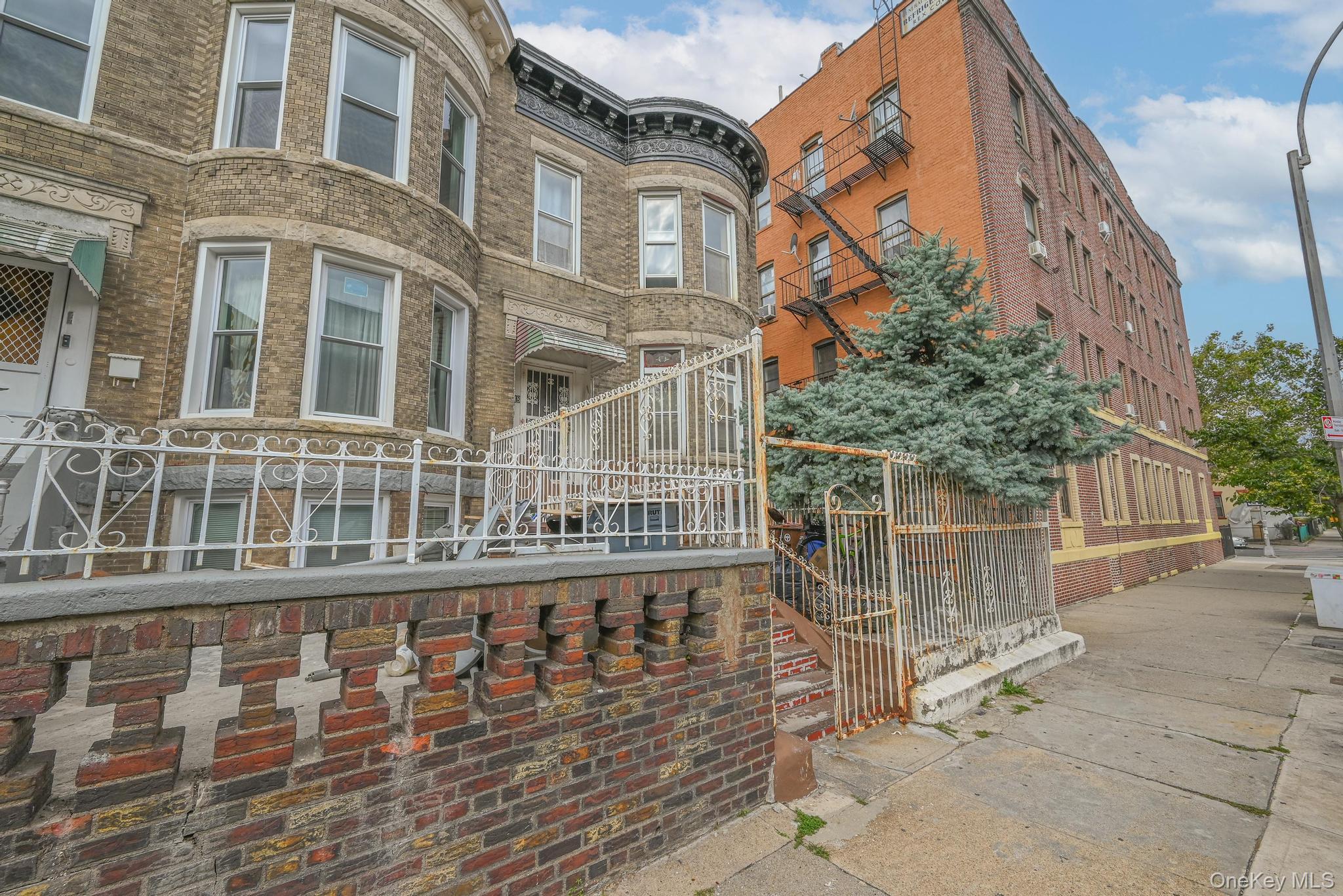 448 E 29th Street Property Photo 2