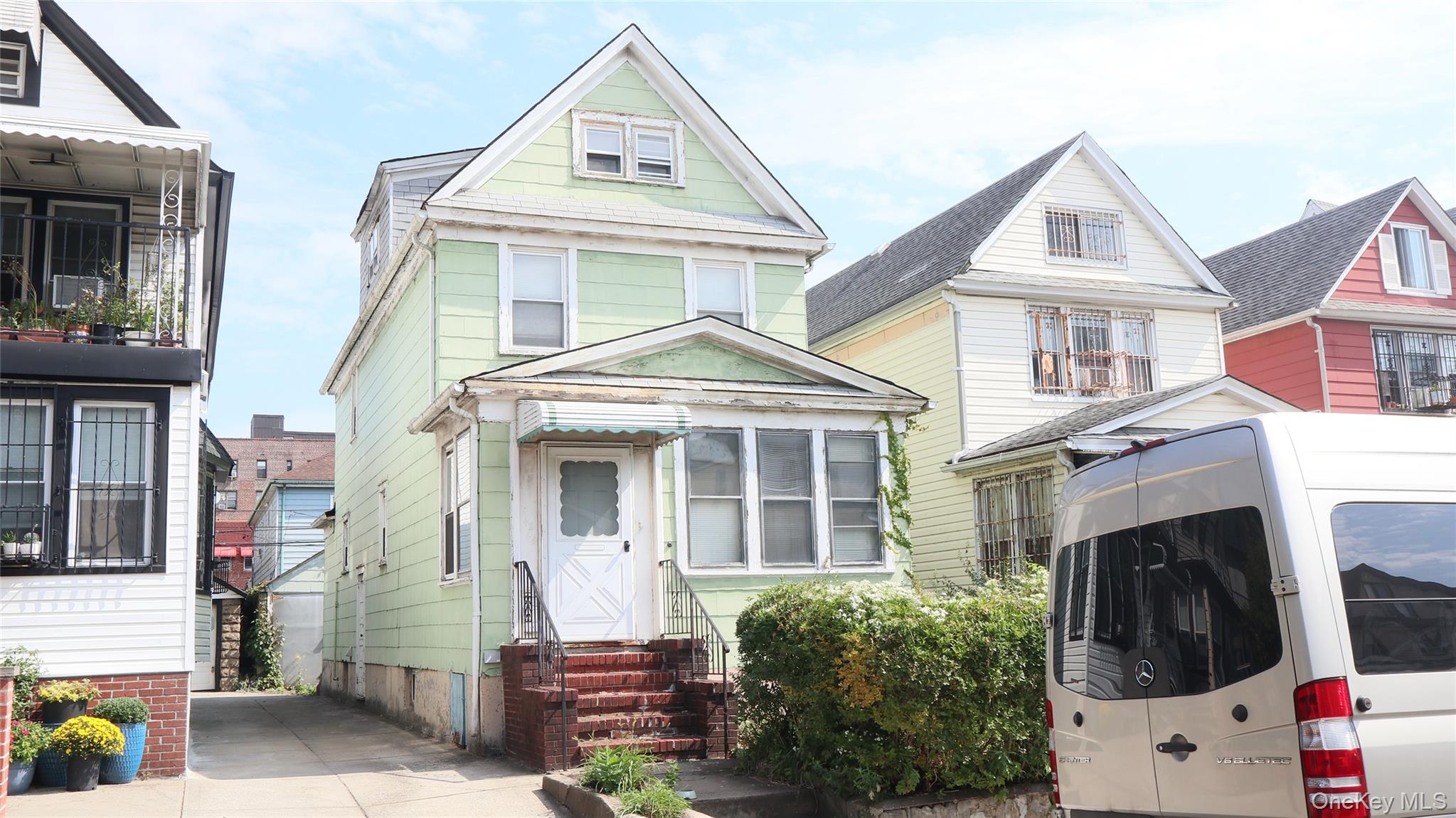 4249 78th Street Property Photo 2