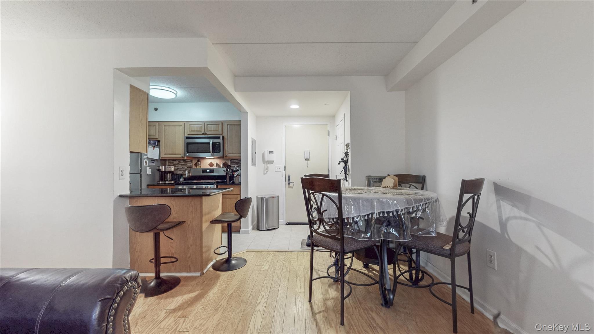 1275 Grant Avenue 2g Property Photo 7