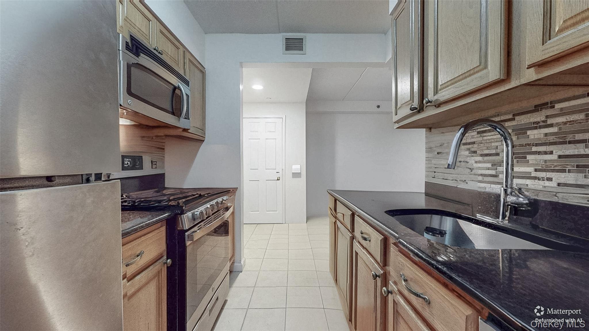 1275 Grant Avenue 2g Property Photo 8