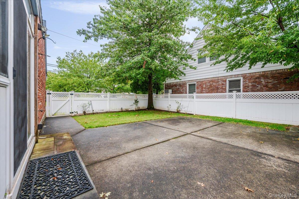 10 Linden Street Property Photo 25