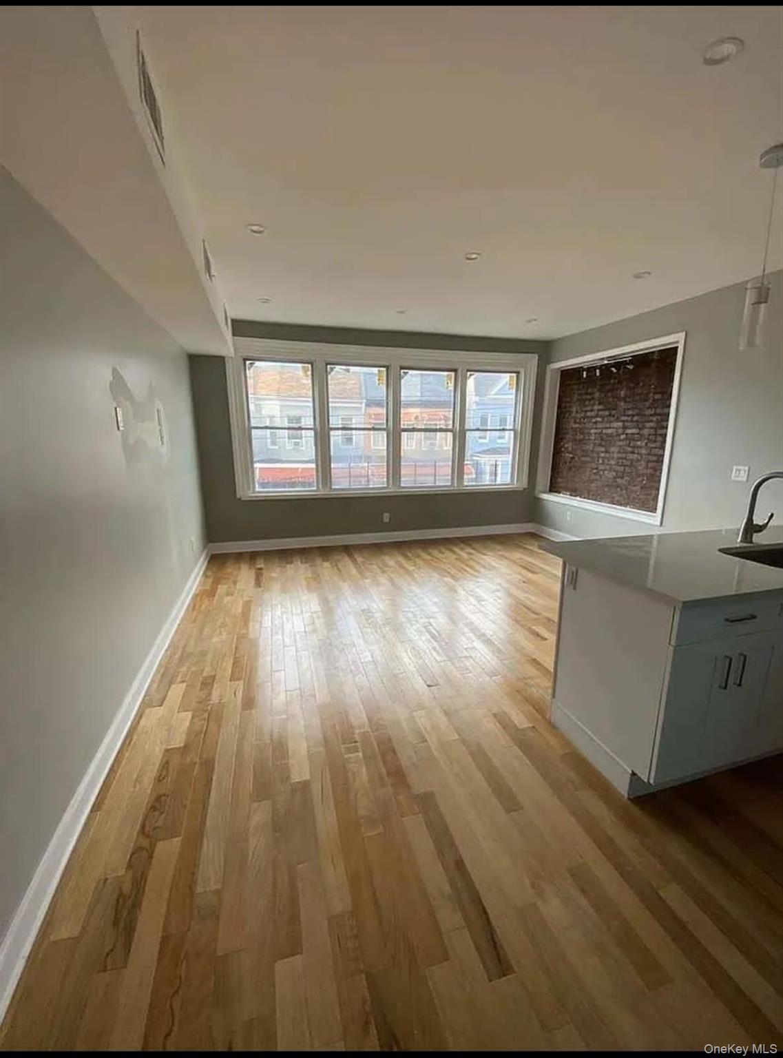 1350 Clay Avenue Property Photo 2
