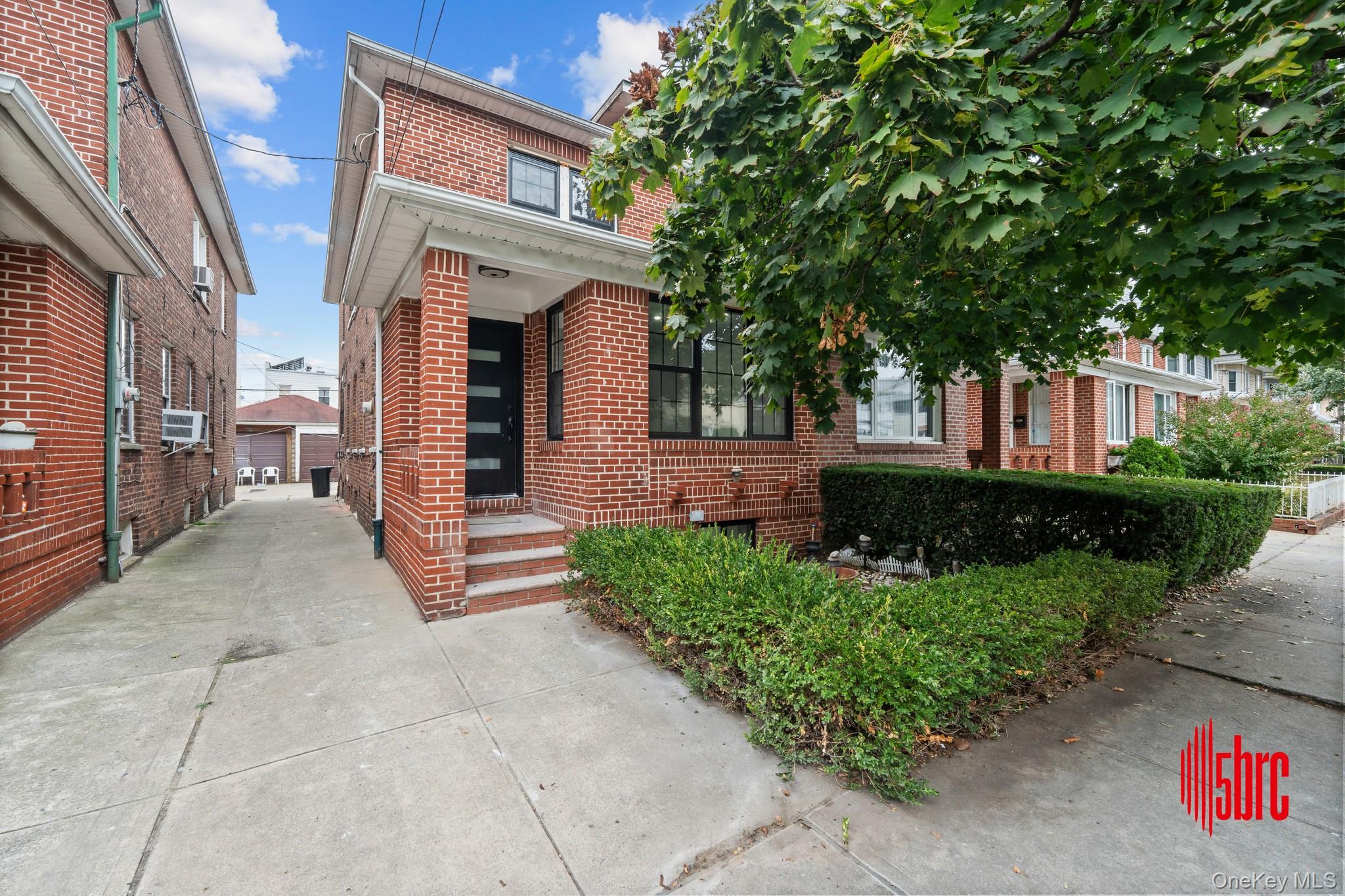 1554 E 38th Street Property Photo 1