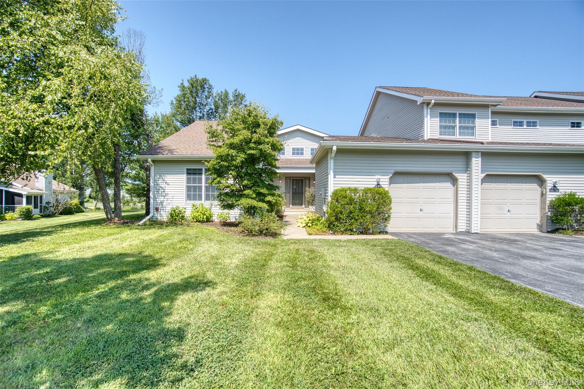 208 Cinnamon Circle Property Photo 1