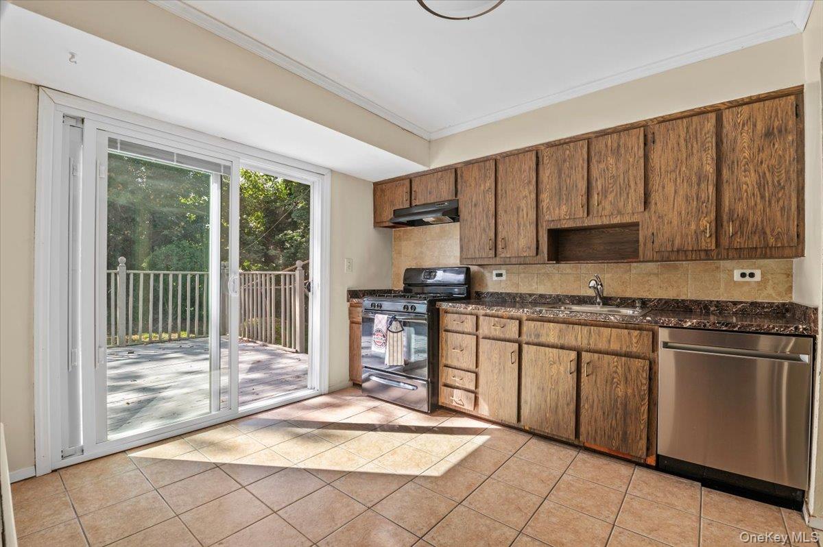15 Alma Lane Property Photo 10