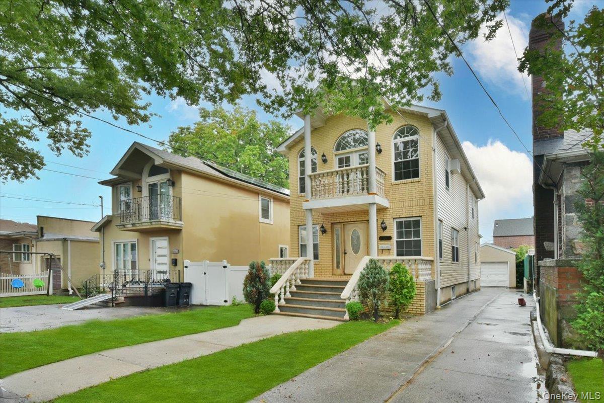 8135 166th Street Property Photo 3