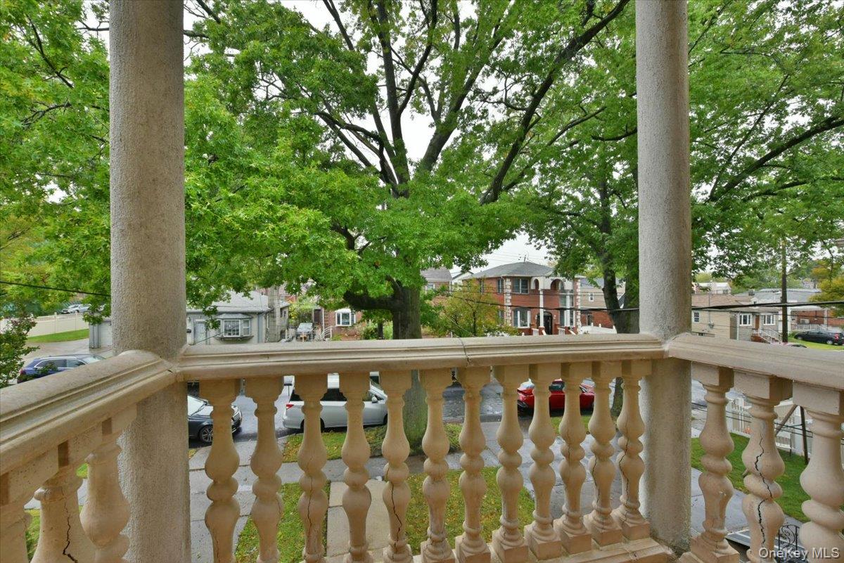 8135 166th Street Property Photo 4