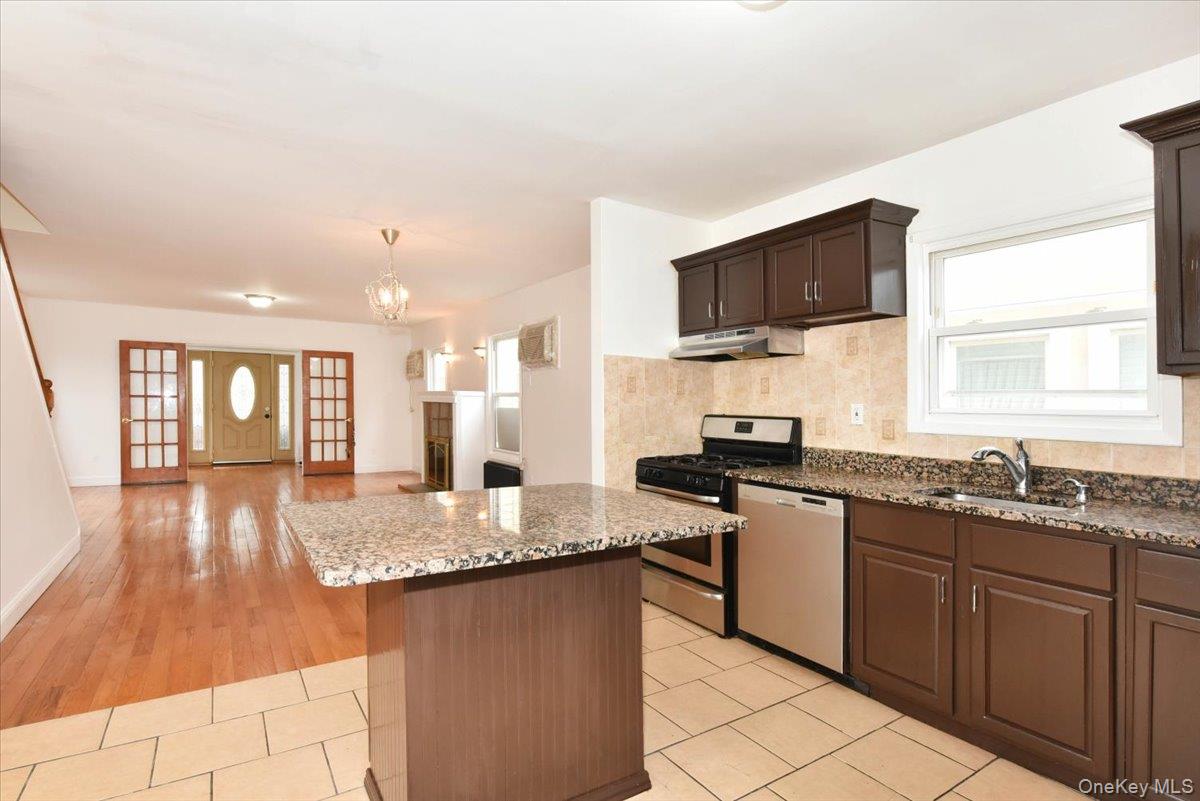 8135 166th Street Property Photo 14