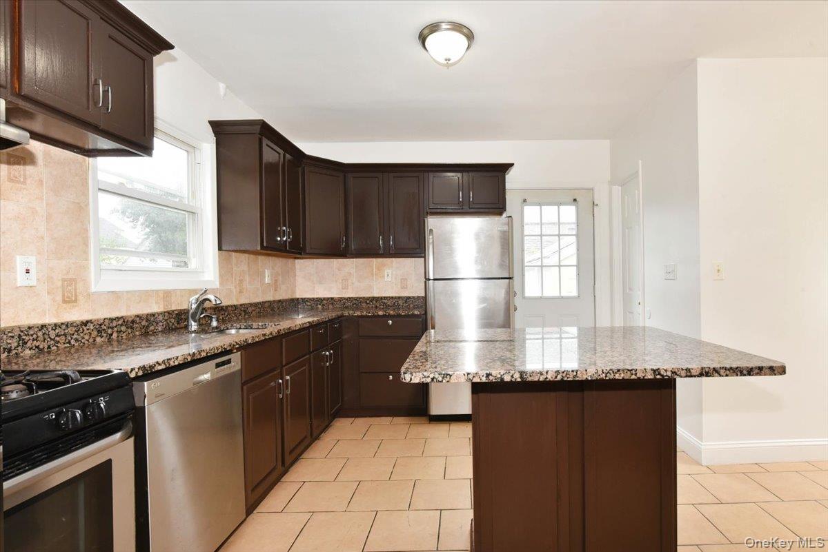 8135 166th Street Property Photo 15