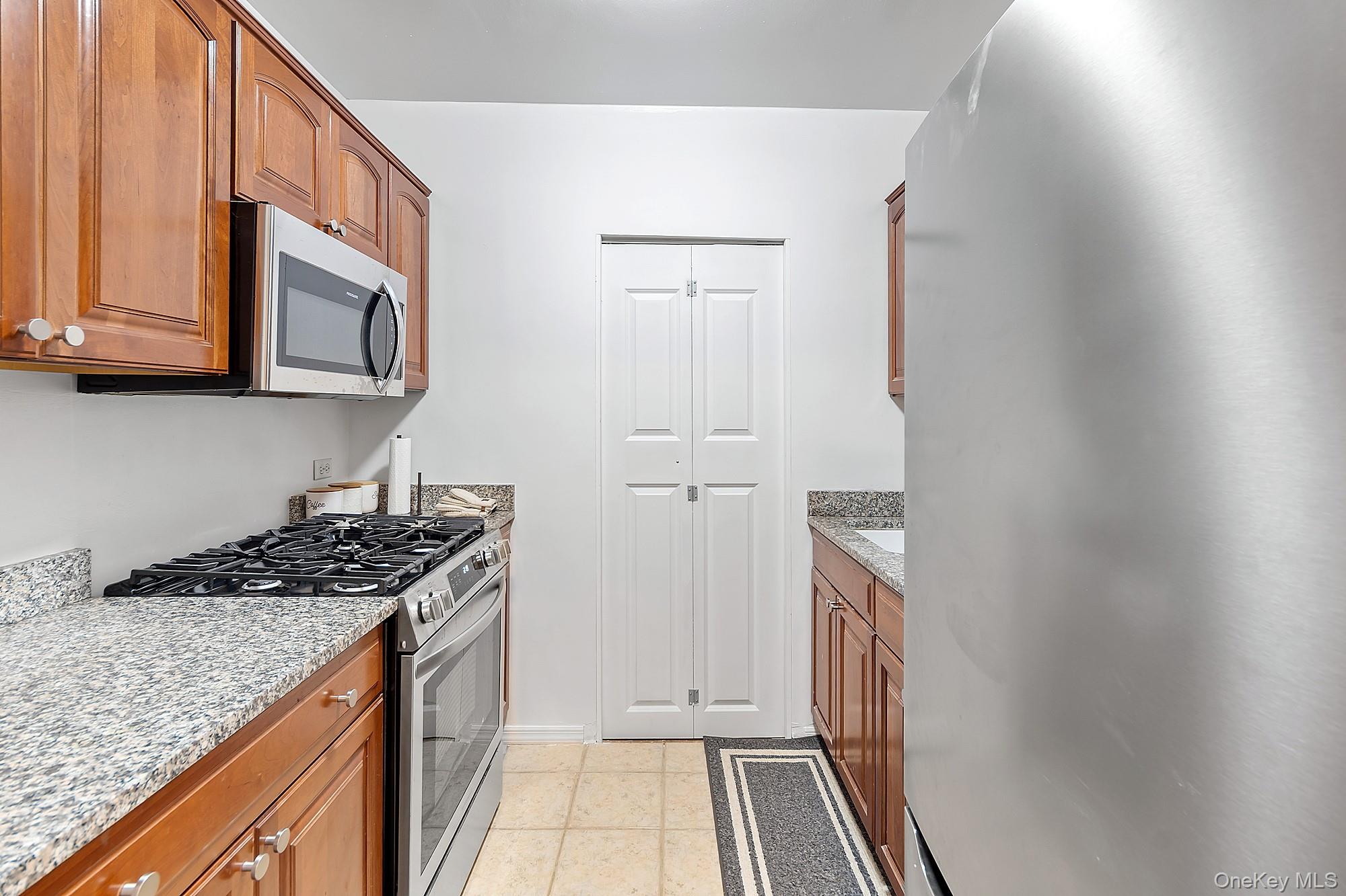 629 Kappock Street 6j Property Photo 8
