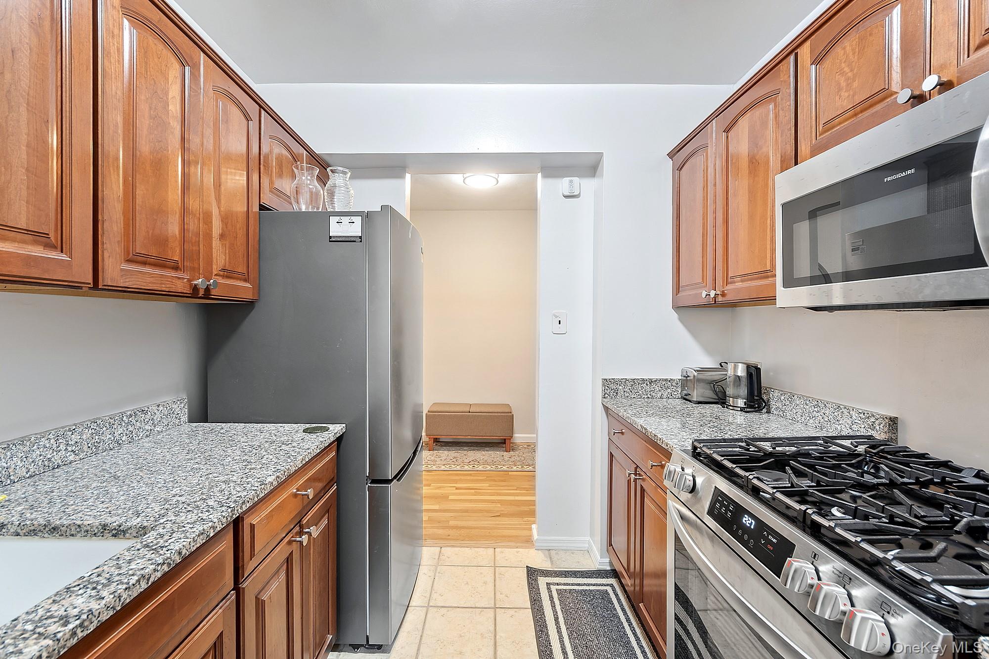 629 Kappock Street 6j Property Photo 11