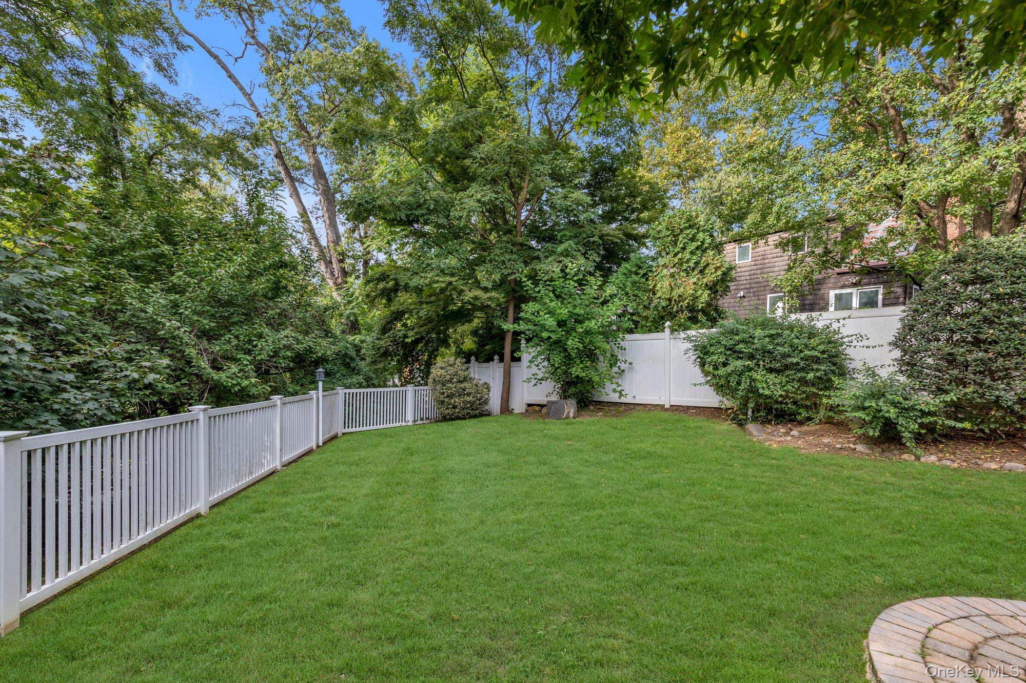 1 Crystal Drive Property Photo 20