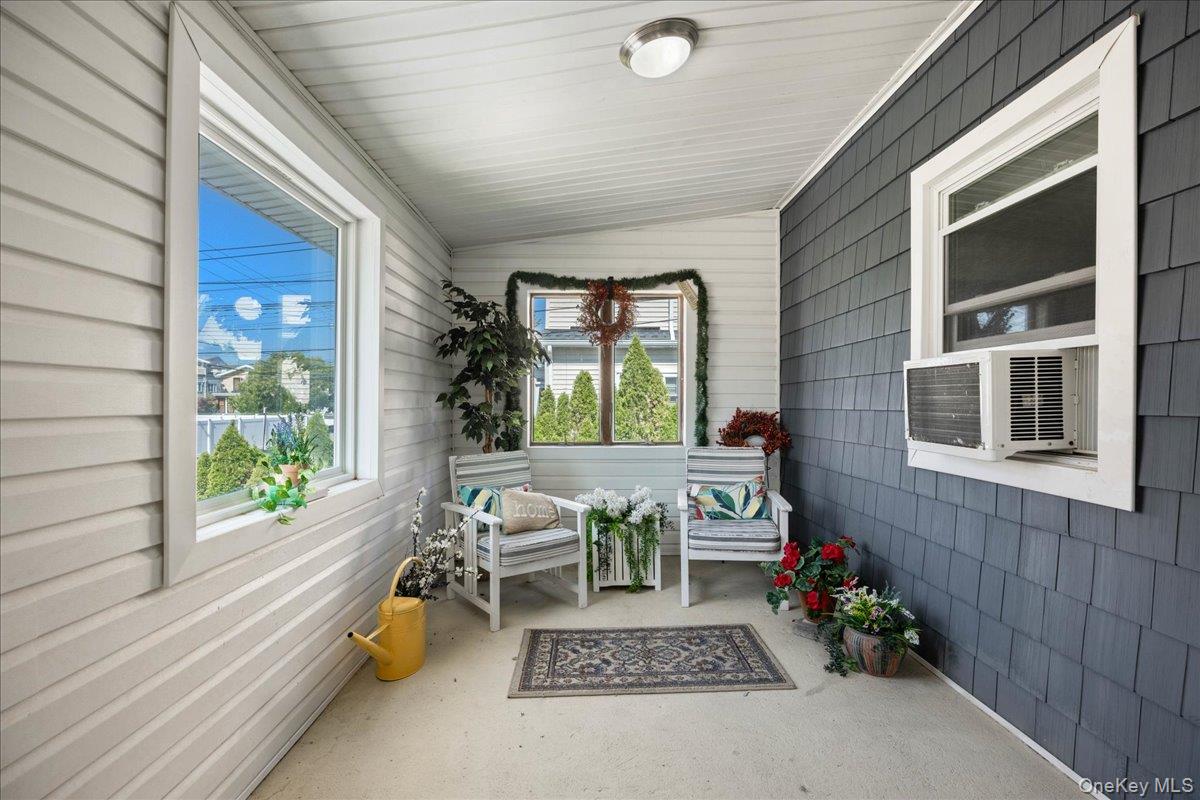 188 Beach 123rd Street Property Photo 3