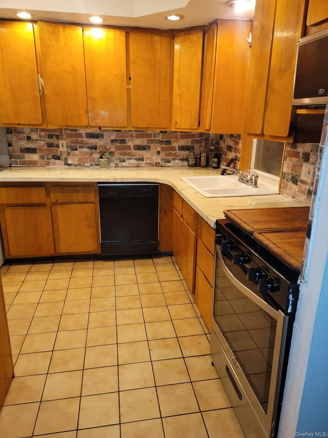 13512 223rd Street Property Photo 6