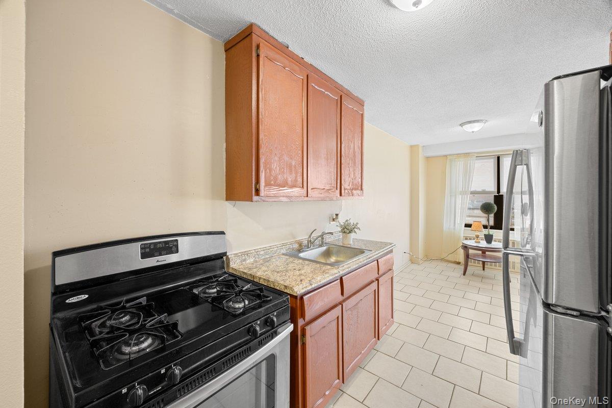 1966 Newbold Avenue 108 Property Photo 3