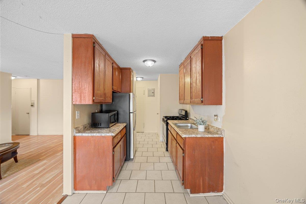 1966 Newbold Avenue 108 Property Photo 4