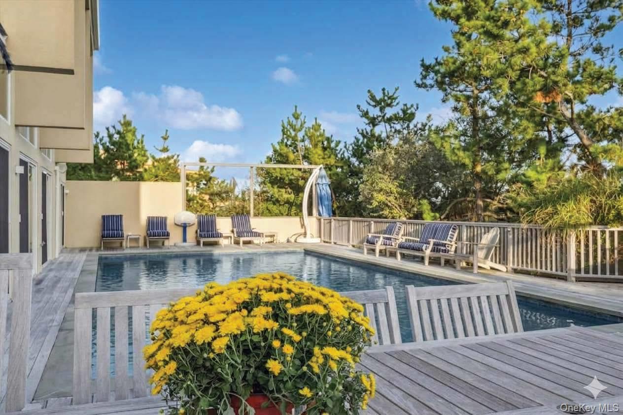521 Dune Road Property Photo 35