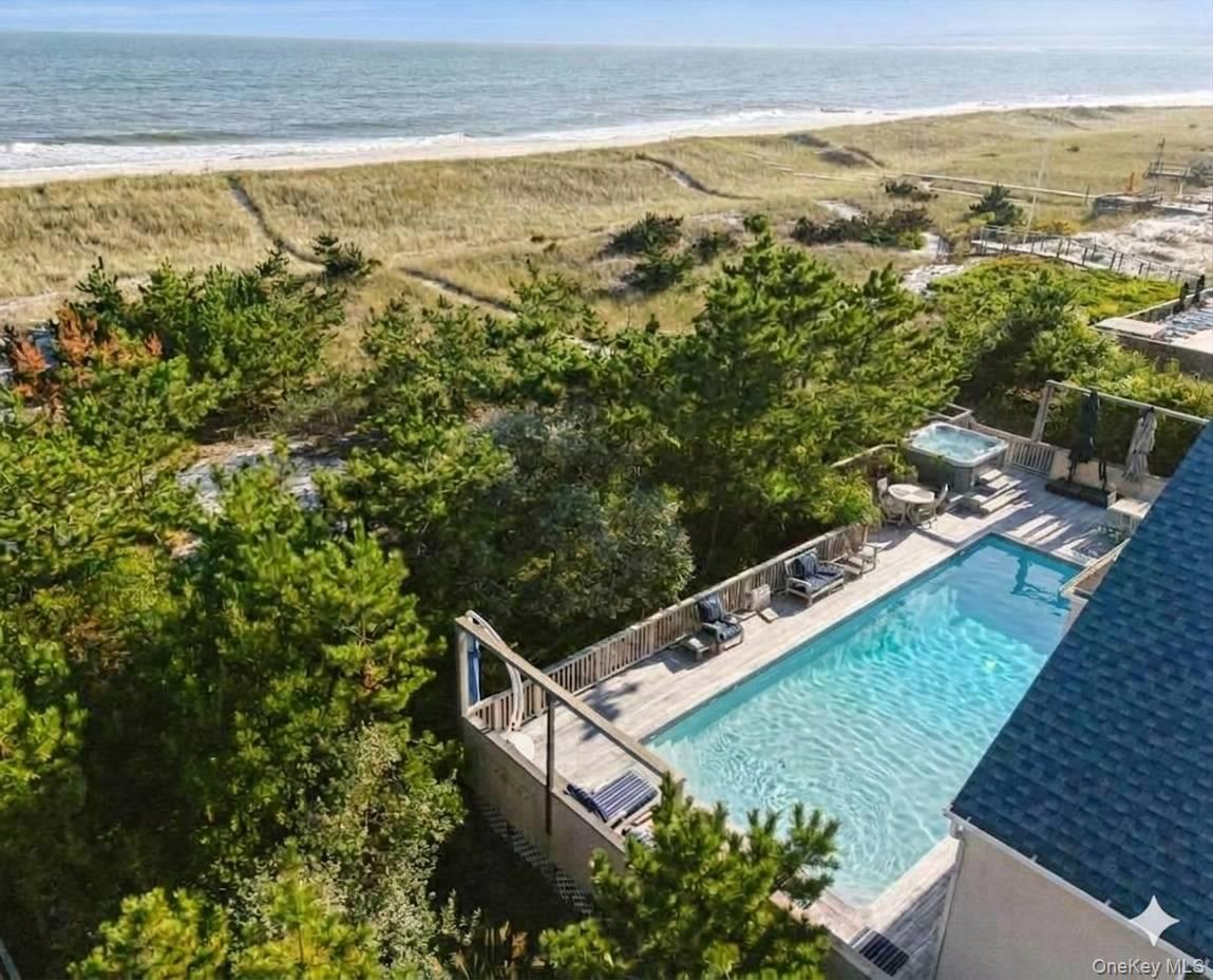 521 Dune Road Property Photo 37