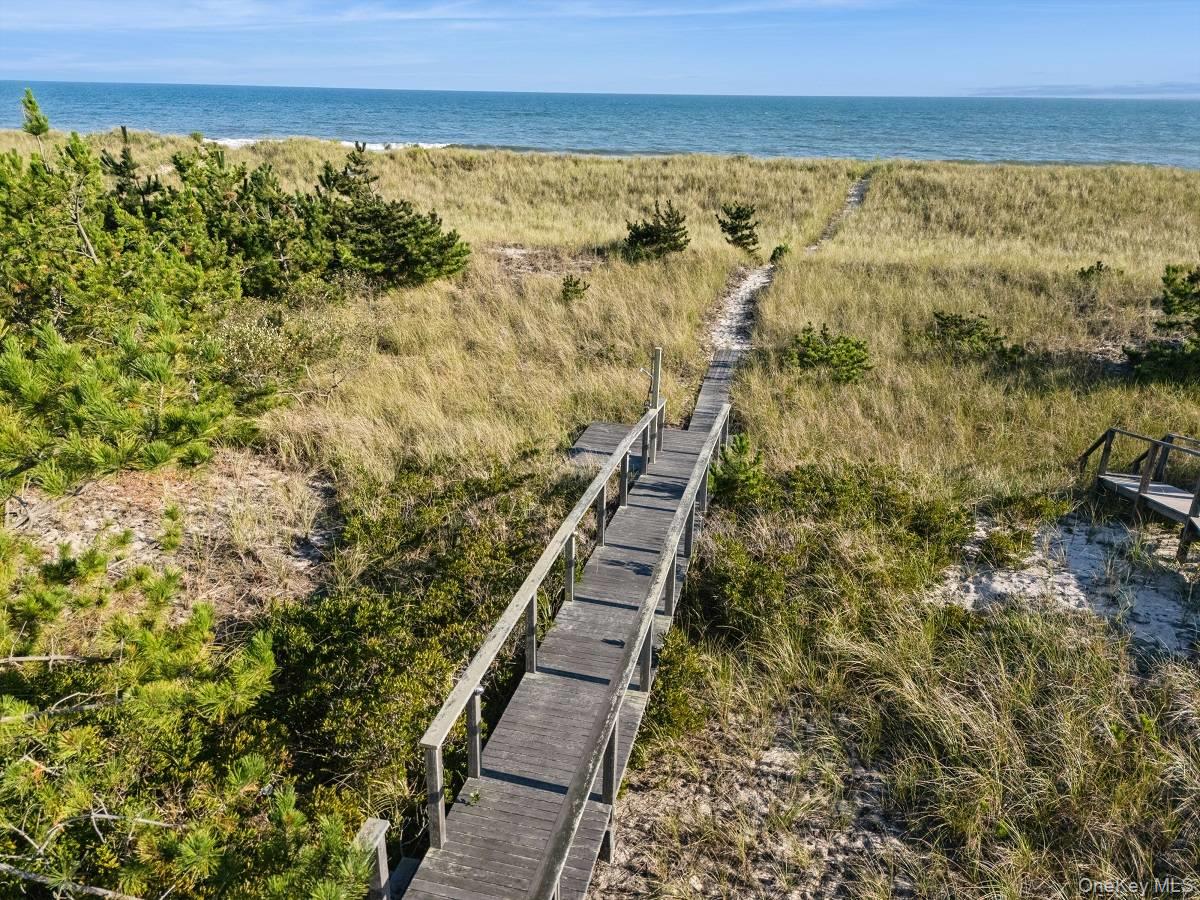 521 Dune Road Property Photo 39